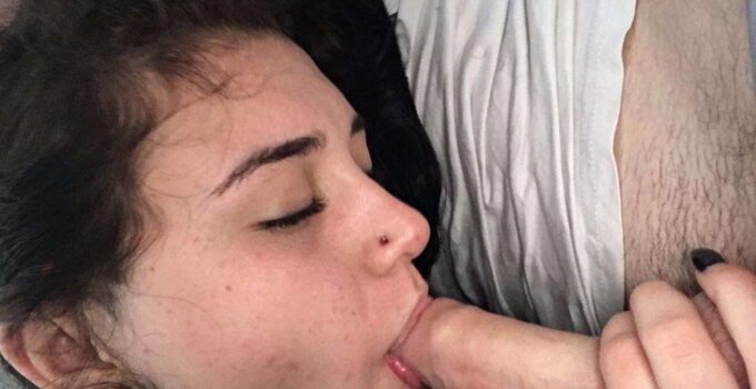 Akıllara Zarar 18`lik Süt Gibi Hatun
